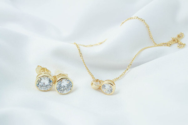Collar y aretes solitarios - Imagen 2