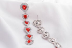 Cadena de corazones rojos